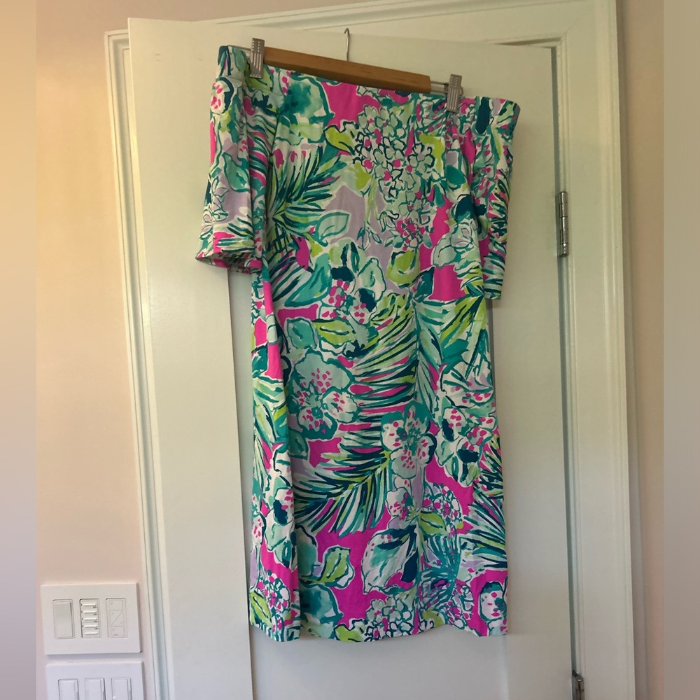 Lilly Pulitzer Fawcett dress in multi early bloom. Size S. Good condition.